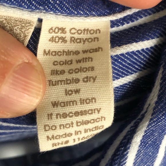 Blue and White Striped Short Sleeve Button Down Size Medium - Picture 5 of 5